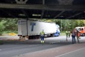 LKW blieb unter Bruecke haengen Koeln Ehrenfeld Innere Kanalstr Hornstr P341